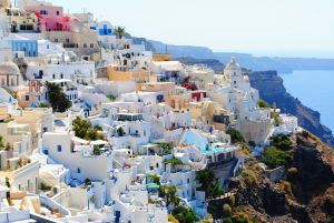 Görögország már április közepétől fogadja az uniós országokból érkező turistákat